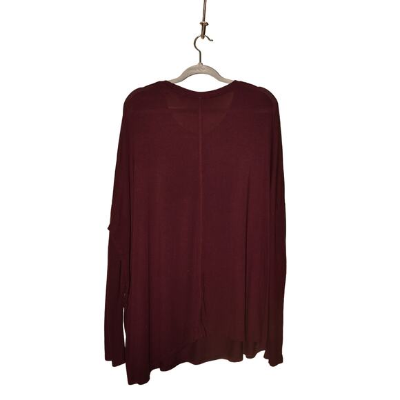 ATHLETA‎ $59 Long Sleeve Cloudlight Relaxed Asymmetrical Hem Top Burgundy MT - Picture 2 of 3